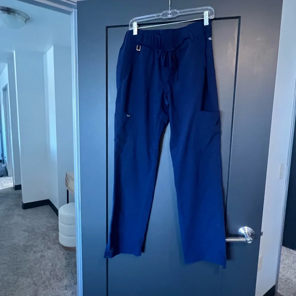 Grey’s Anatomy by Barco scrub set in NAVY BLUE size MEDIUM - Picture 5 of 12